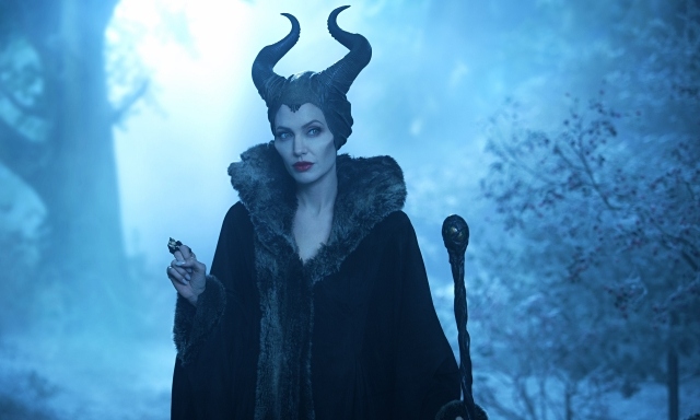 Angelina-Jolie-Maleficent-film-2014-čarodejnícky kostým-inšpirácia