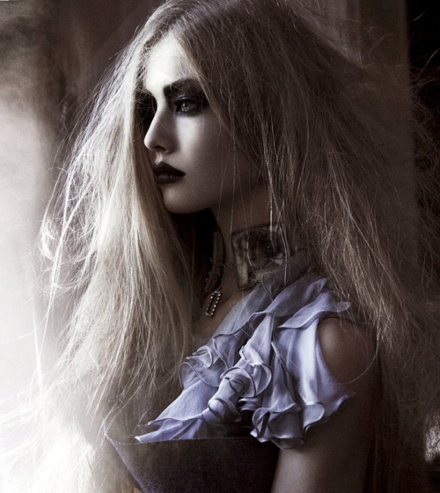 halloween-čarodejnice-tipy na make-up-čierne vlasy-objem-vlasy