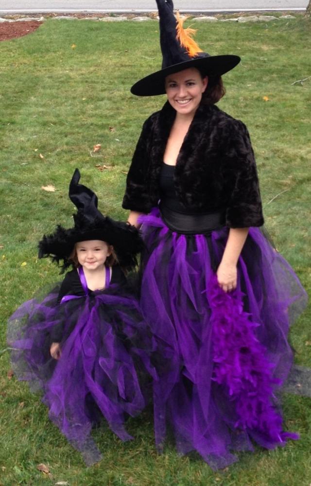 halloween-čarodejnícke kostýmy-matka-dcéra-purpurové-tutu-sukne-špicaté klobúky