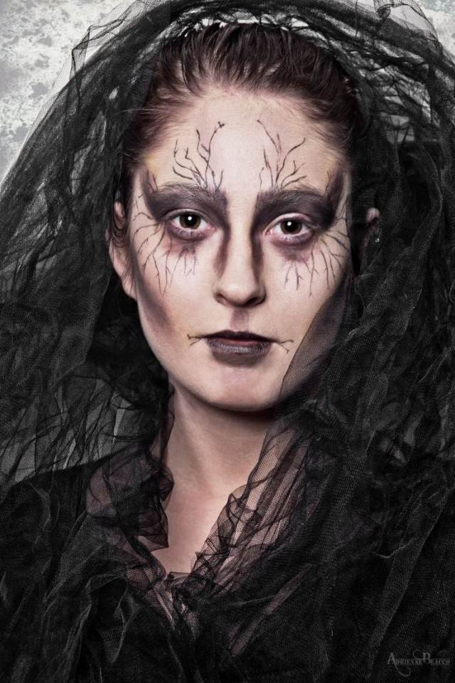 halloween-čarodejnica-make-up-tipy-oči-zvädnutý-efekt