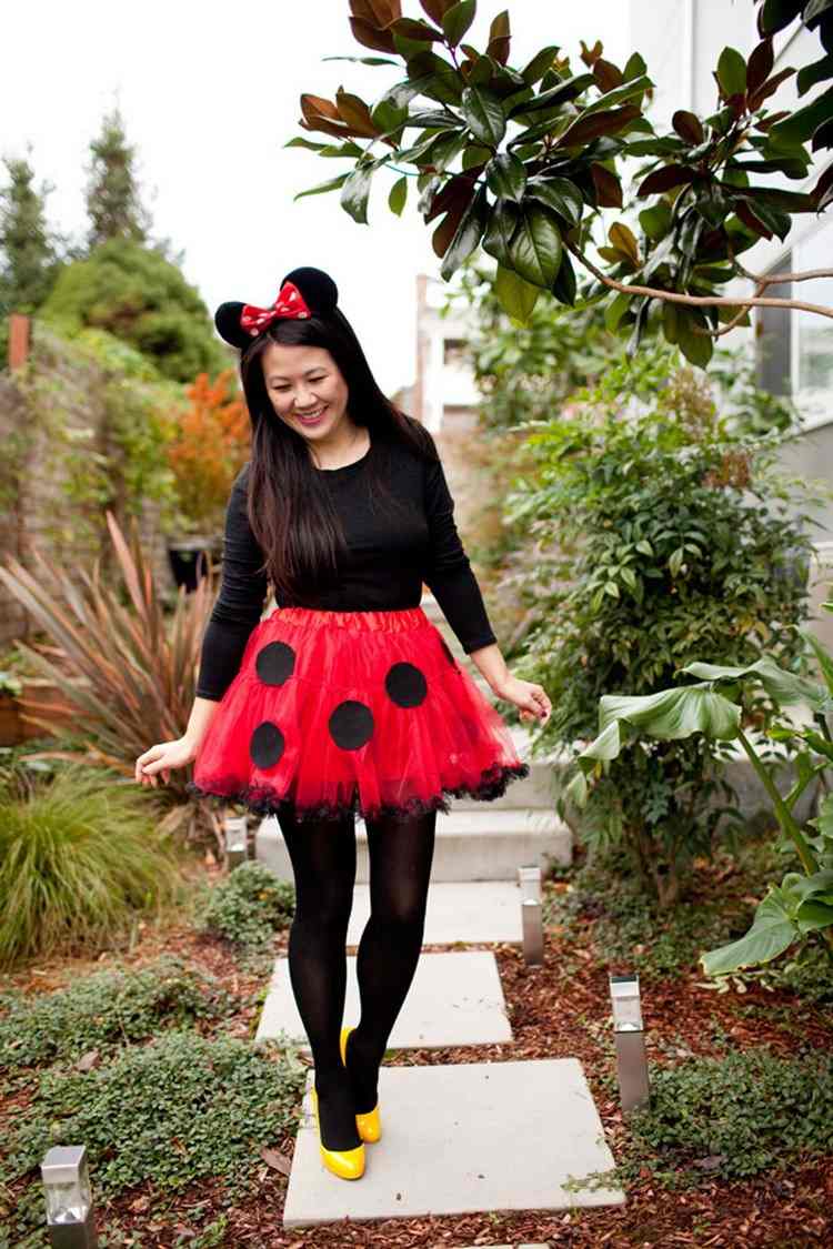 Vyrobte si Halloween kostým Minnie Mouse pre seba nápady pre dospievajúce dievčatá