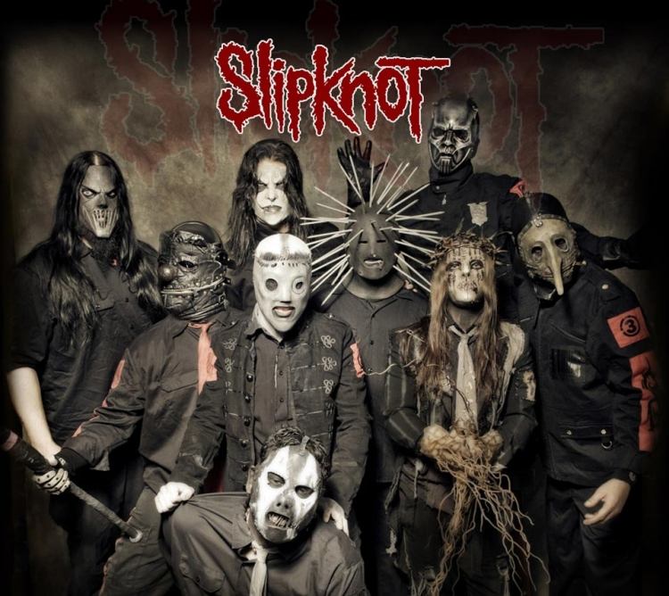 Slipknot so svojimi strašnými maskami Halloweenske kostýmy a líčenie -slipknot-masky-strašidelné-outfity-looky