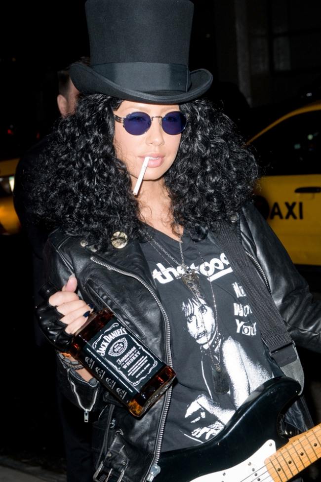 lomítko žena halloween zamaskovať nápad kostým rockovej hviezdy lomítko žena halloween prestrojiť myšlienka rocková hviezda