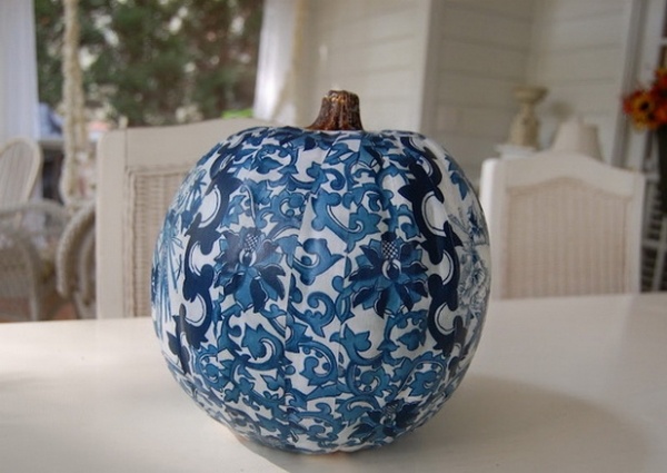 Halloween tekvicový modrý biely kvetinový vzor decoupage Halloween tekvica modrá biela kvetinová decoupage