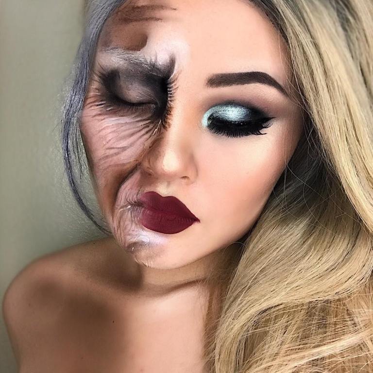 Polovičná tvár ako stará žena, ktorá sa sama líči