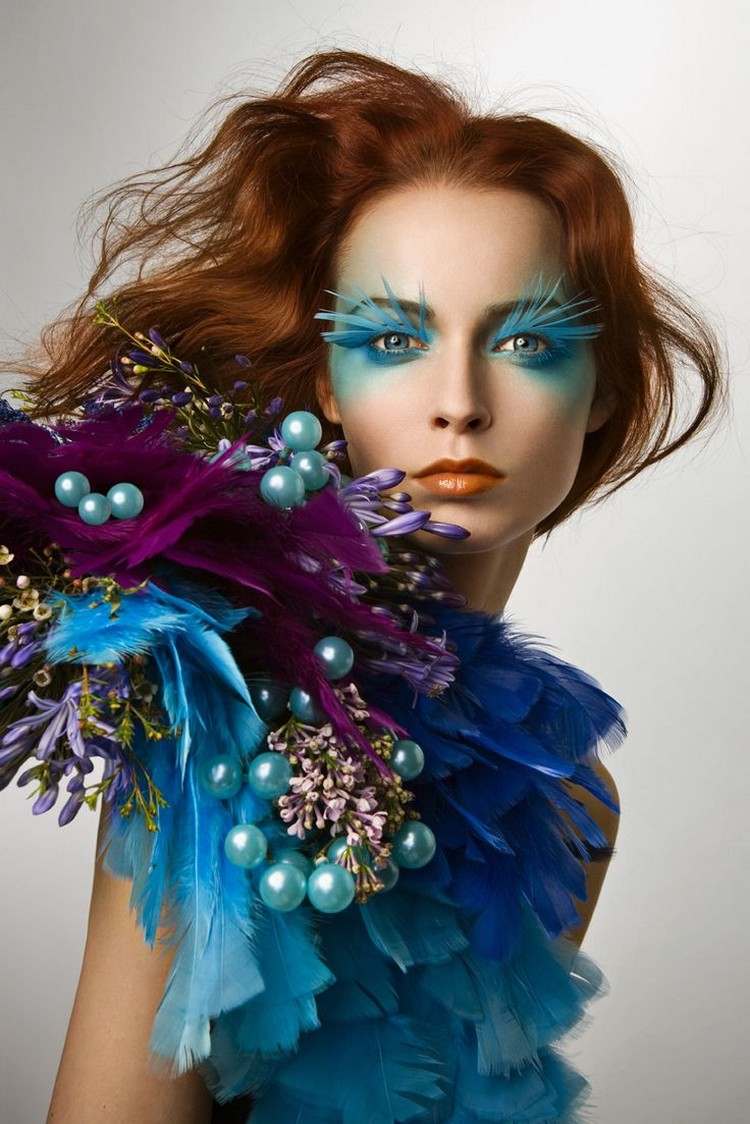 Lepidlo na modré umelé riasy halloween-nápady na líčenie-ženy-umelé-mihalnice