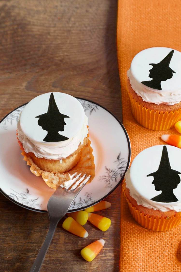 čarodejnica silueta halloween muffiny dekorácie