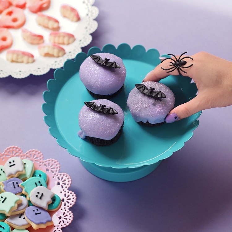 Halloweenske muffiny zdobia polevu netopierieho pavúka