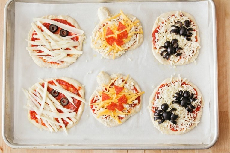 Pečte malé pizze podľa jednoduchých a rýchlych receptov