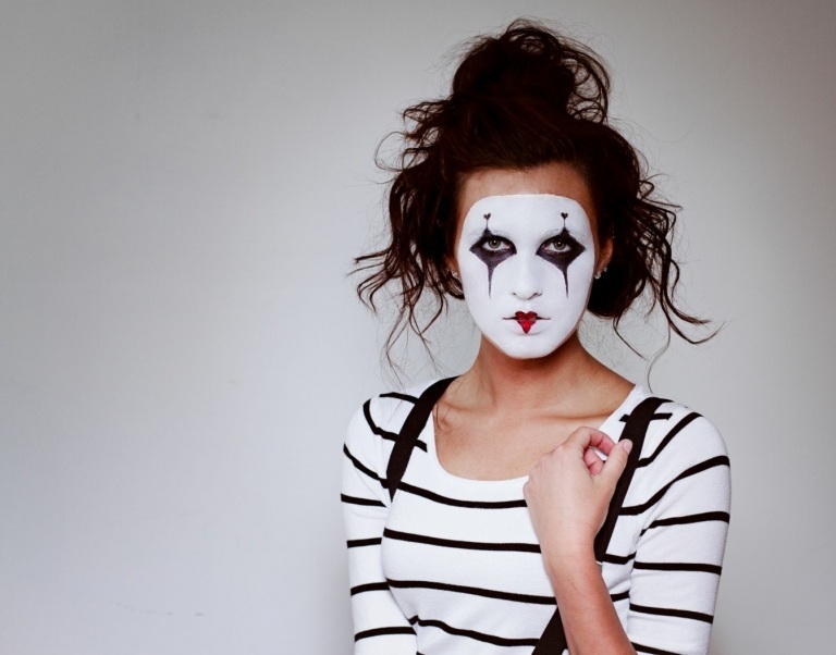 Mimické líčenie pre ženy Karnevalové účesy pre dlhé vlasy