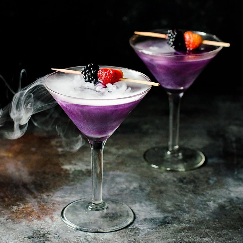 Halloween recept na koktaily Martini vodka s čučoriedkami