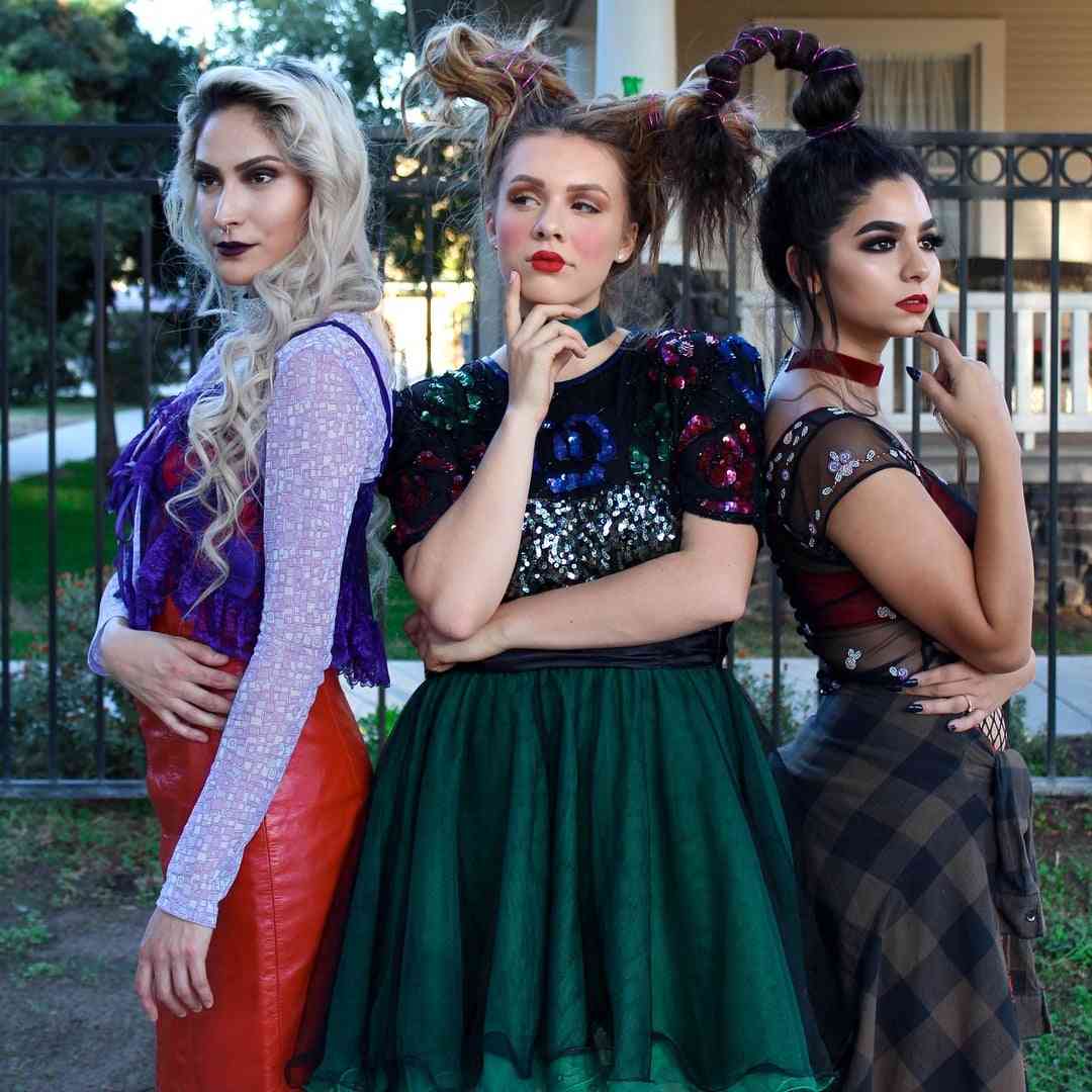 Skupinový kostým pre najlepších priateľov karnevalové účesy pre dlhé vlasy