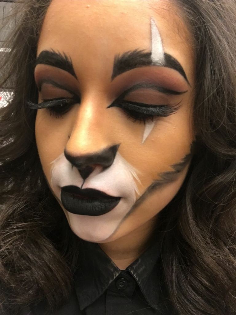 Nápady na make -up leva kráľa pre ženy Halloween kostým Disney pre dospelých