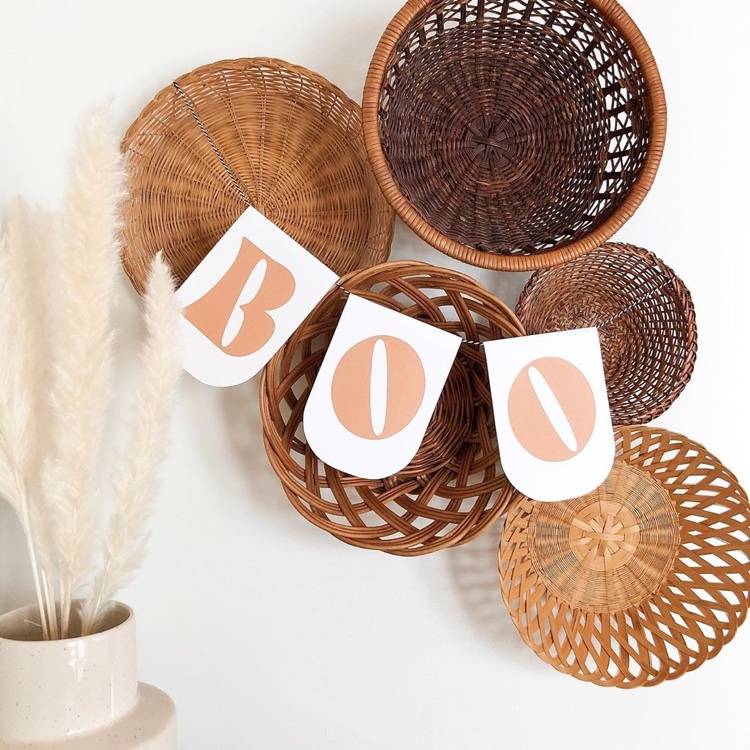 Nástenné koše a pampová tráva - dekorácia v etnickom štýle