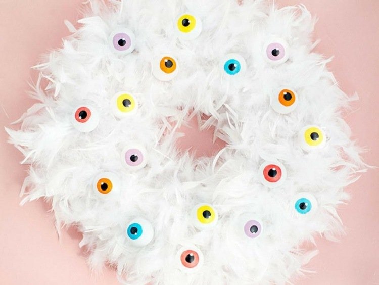 Urobte si dekoráciu dverí Halloween sami, veniec do dverových veniec očami monštier