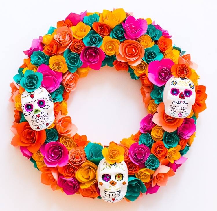 Vyrobte si lebkový halloweenský veniec z papiera sami