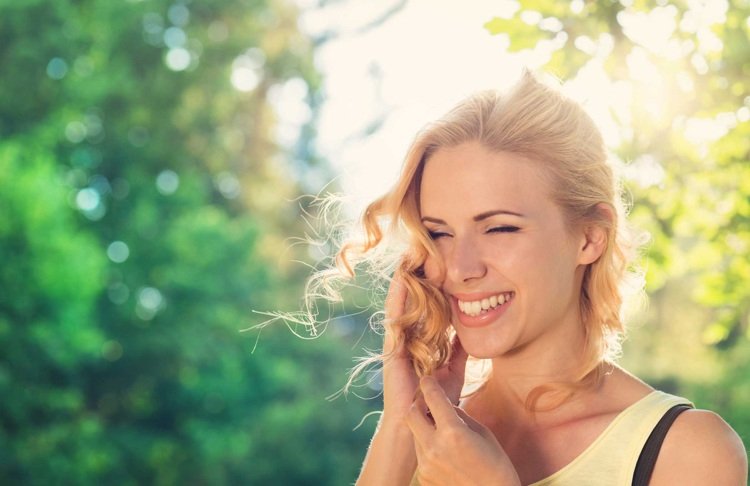 Používajte pleťové tonikum z lieskových orieškov Vytvorte si vlastné prírodné kozmetické výrobky