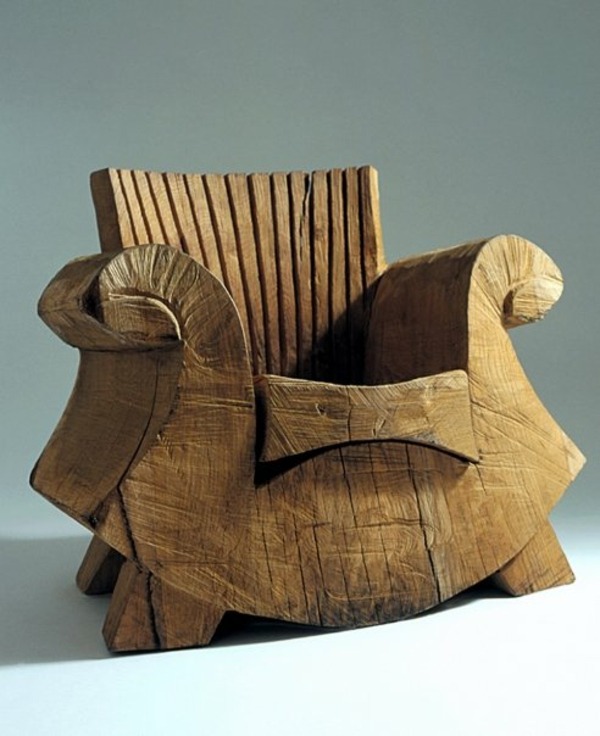 Kreslo v rustikálnom vzhľade, klasický tvar