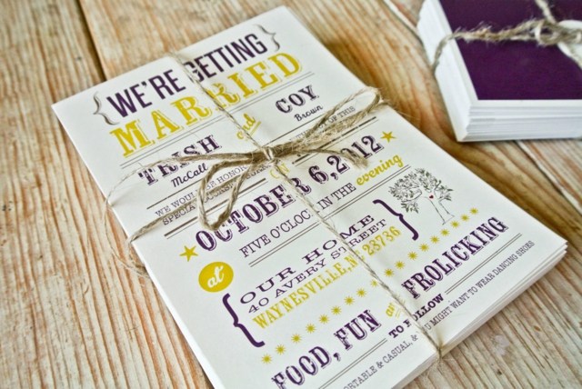 Pozvánky vyzerajú ako modro -žlté časopisy