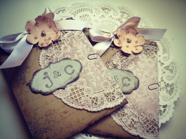 Svadobné oznámenia kvety čipky starý papier