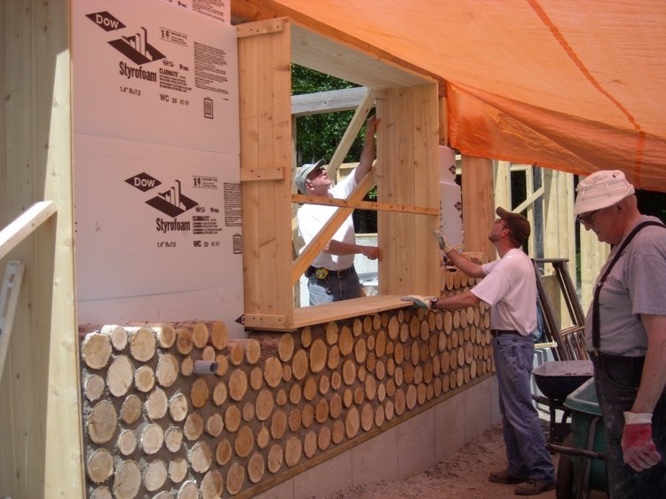 dom-drevo-sadrokartón-interiér-steny-okenné rámy-rodinný dom-stimulácia