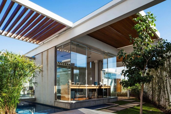 dom obytná štruktúra betónová záhrada strom trávnik kancelárska miestnosť