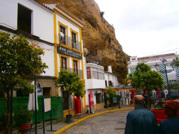 Setenil stavebné domy v skale