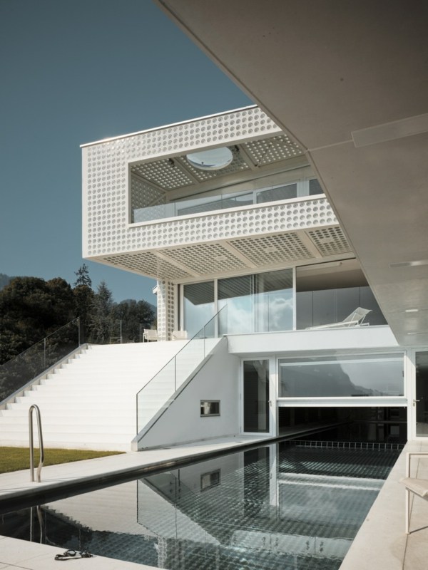 Luxusný domáci moderný fasádny bazén vonku Luxusný domáci moderný fasádny bazén