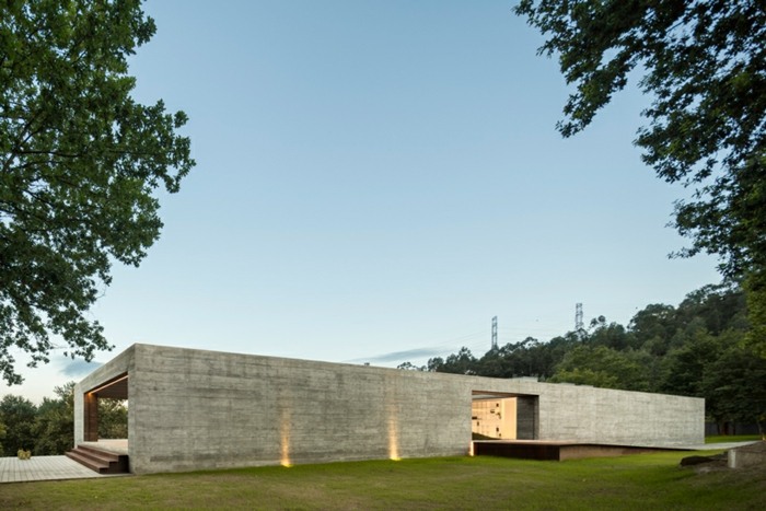 vstupná rampa do domu nerezové svetlá z betónu