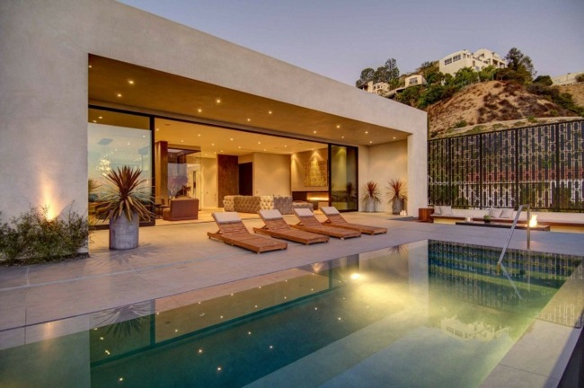 Dream house fasádne sklobetónové bazénové vstavané svetlá Vstavané betónové vázy zelené vegetácie