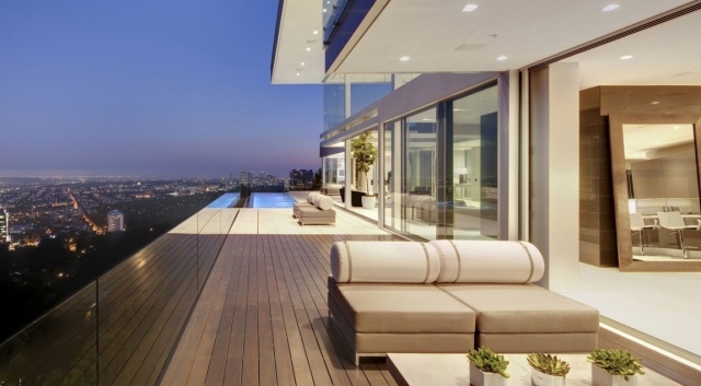 luxusné domové patio ležadlá sklenené posuvné zábradlie moderné luxusné domové patio ležadlá sklenené posuvné zábradlie