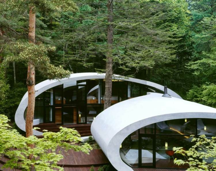 Moderný dom sa nachádza v Japonsku dom-nepriame-osvetlenie-okná-čelá-kontrast-prírodné-stavby