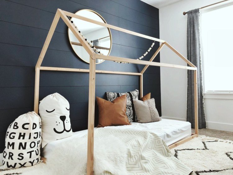 Domová posteľ pre deti Detská škôlka Montessori antracitová šedá nástenné zrkadlo ťavie kožené vankúše hračky