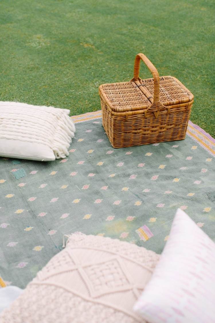 Zorganizujte domácu párty v časoch Corony a poskytnite priestor medzi nábytkom