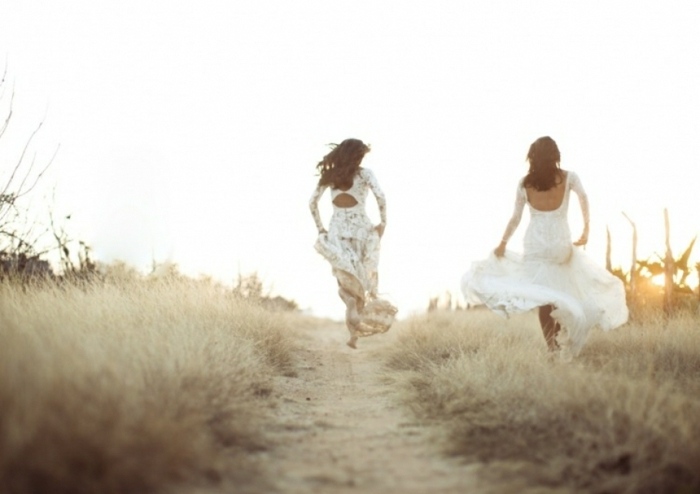 Svadobné šaty krajkové dlhé romantický trend Šaty čipky dlhé romantický trend krajiny