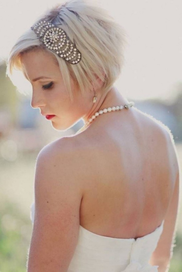 blond kryštály strinbandu svadobný účes-krátke vlasy-blond-stuha-kryštály