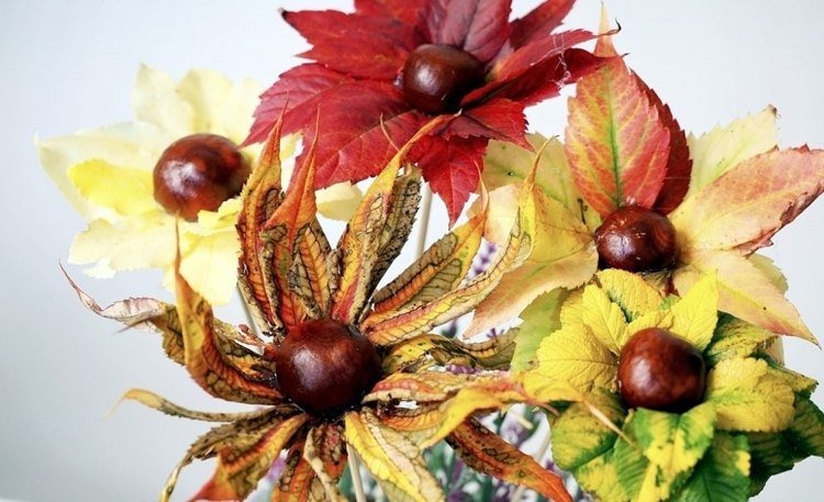 Vyrobte si na jeseň kvety z gaštanov a listov