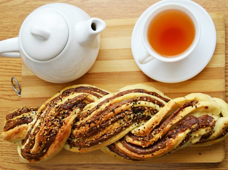 Vrkoč-vrkoč-dva pramene-špirála-čaj-káva