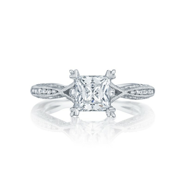 Zásnubný prsteň svadba osláviť diamantový štvorec krásny tvar oslávte diamantový štvorec s krásnym tvarom bočných kameňov