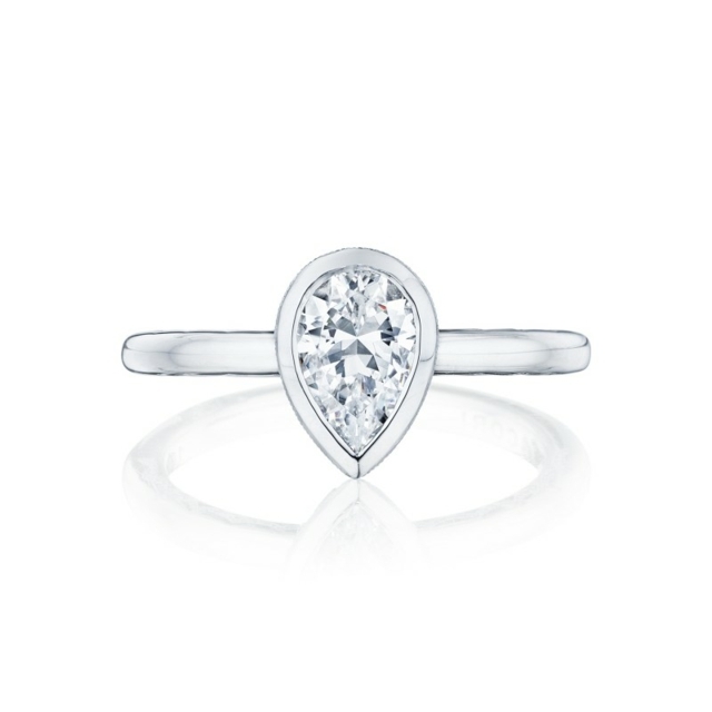 Diamantový zásnubný prsteň z bieleho zlata ženskej jemnej krásy