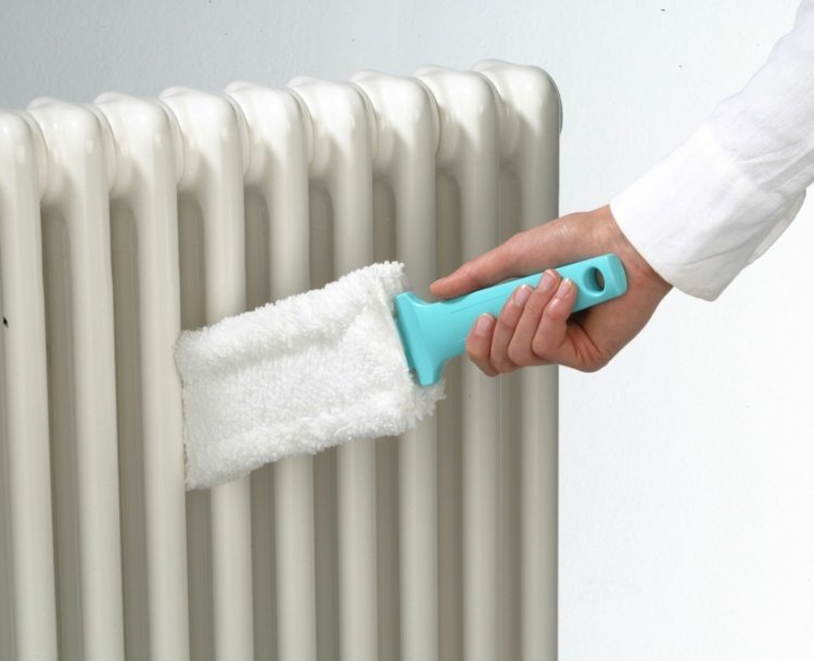 radiátory čisté perie prachovka-rebrá-čistý-biely-lak