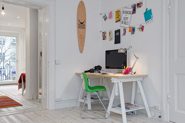 Interiérový stôl v škandinávskom štýle-stolička Škandinávska domáca kancelária zariadená štýlom