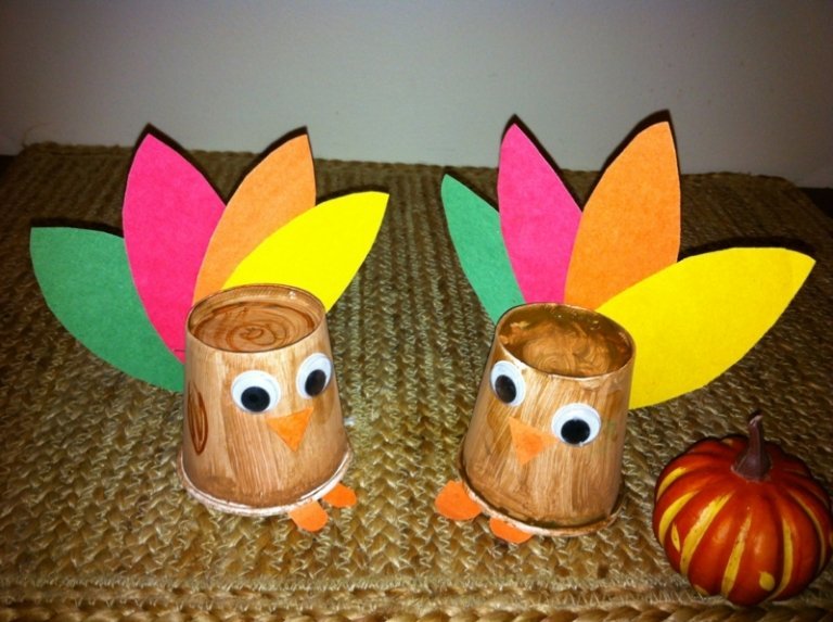 jesenné drotárske morčacie perie farebný papier vďakyvzdania tekvica