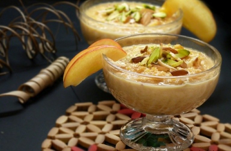 jesenný dezert v pohári na prípravu dezertného ovocia