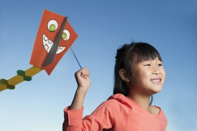 ručné práce s detským jesenným papierom z draka Deti si jesenný papier z draka vyrábajú samy