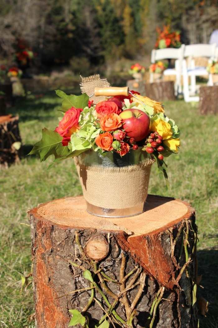 vedrá jesenná svadba-voľno-rustikálna-dekorácia-aranžovanie kvetov