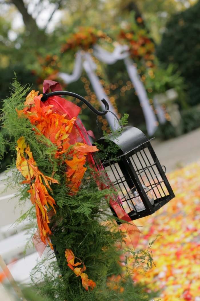 jesenné-svadobné-dekorácie-zadarmo-svadobné-sviečky-lampáše-listy