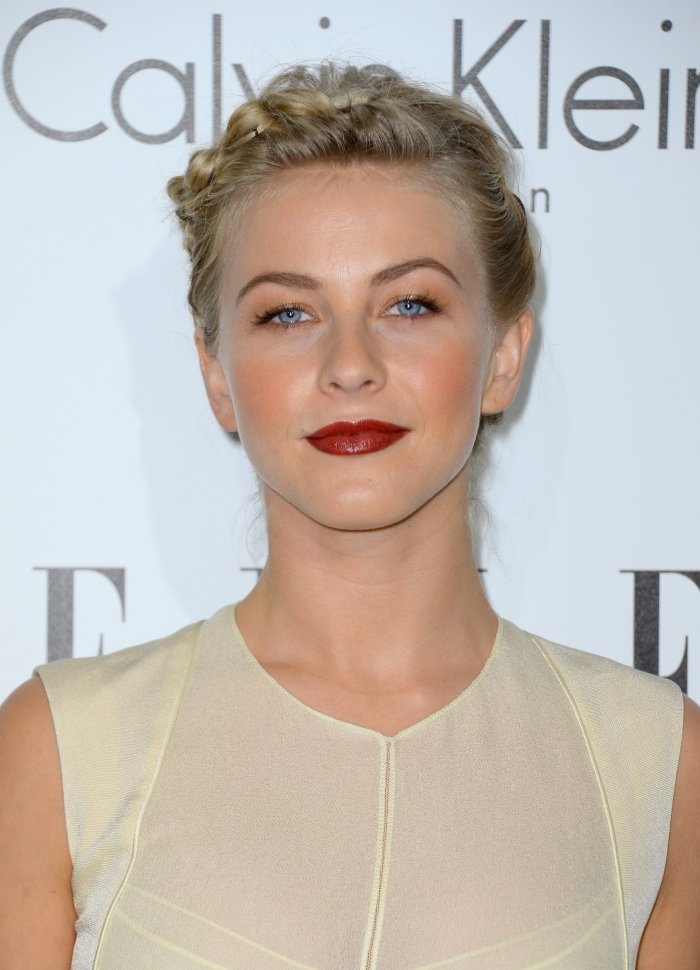 jesenný rúžový make-up-tehlovo-červená-julianne-hough