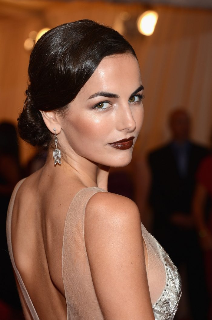 jeseň-rúž-make-up-hnedý-odtieň-Camilla-Belle
