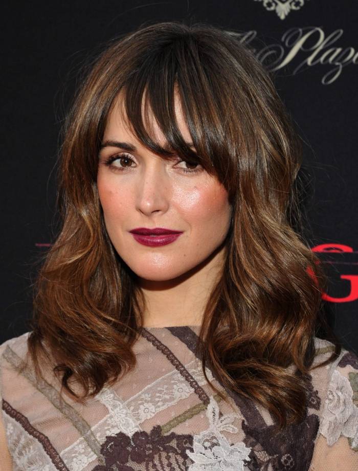 Rose-McGowan-berry-červená-rúž-jesenné-nuansy